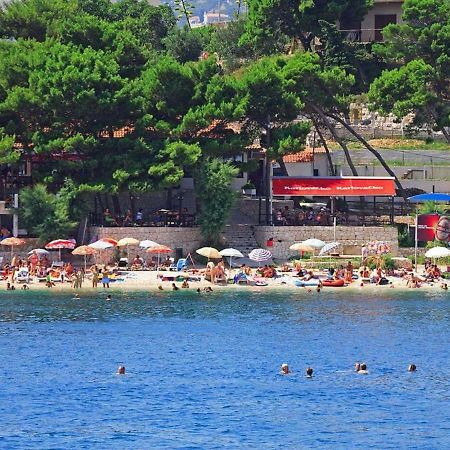 Apartment Petra Дуги Рат Екстериор снимка