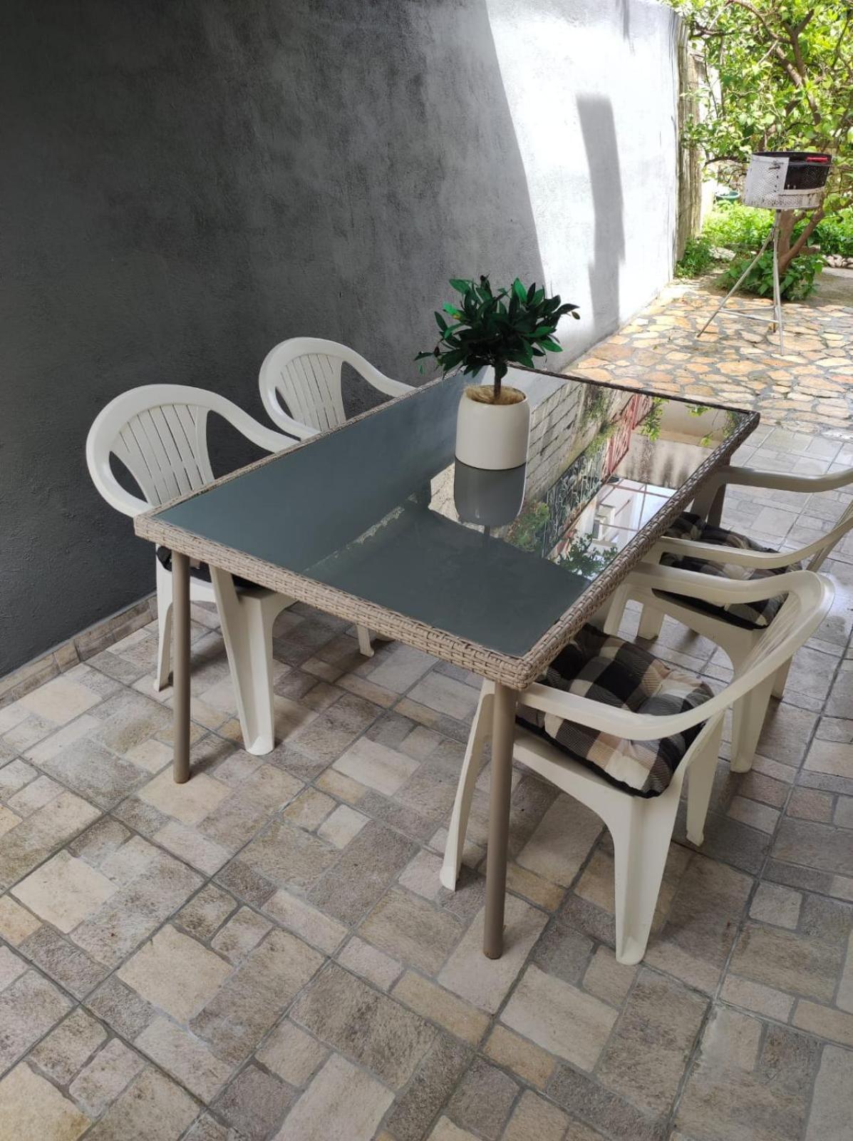 Apartment Petra Дуги Рат Екстериор снимка