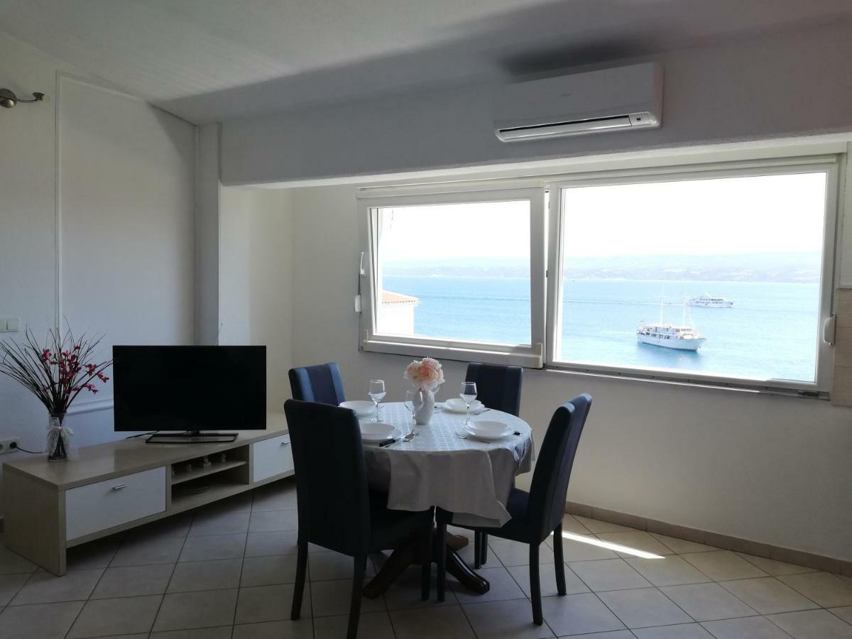 Apartment Petra Дуги Рат Екстериор снимка